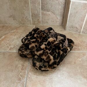 UGG Fluff Yeah Leopard Slipper Women’s 8